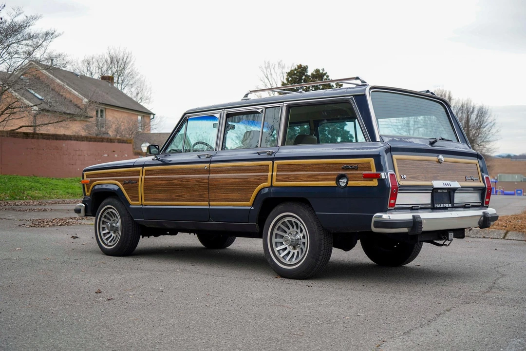 1989 Jeep SJ Grand Wagoneer - Image 4 of 31