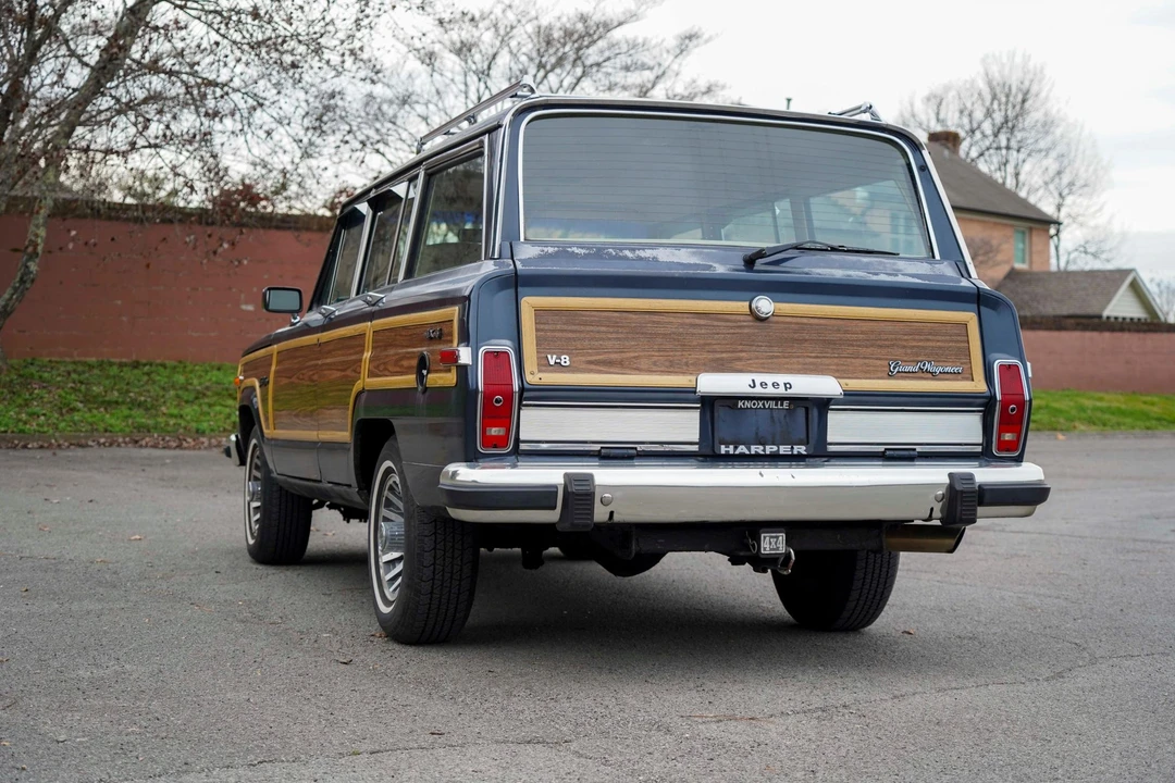 1989 Jeep SJ Grand Wagoneer - Image 5 of 31