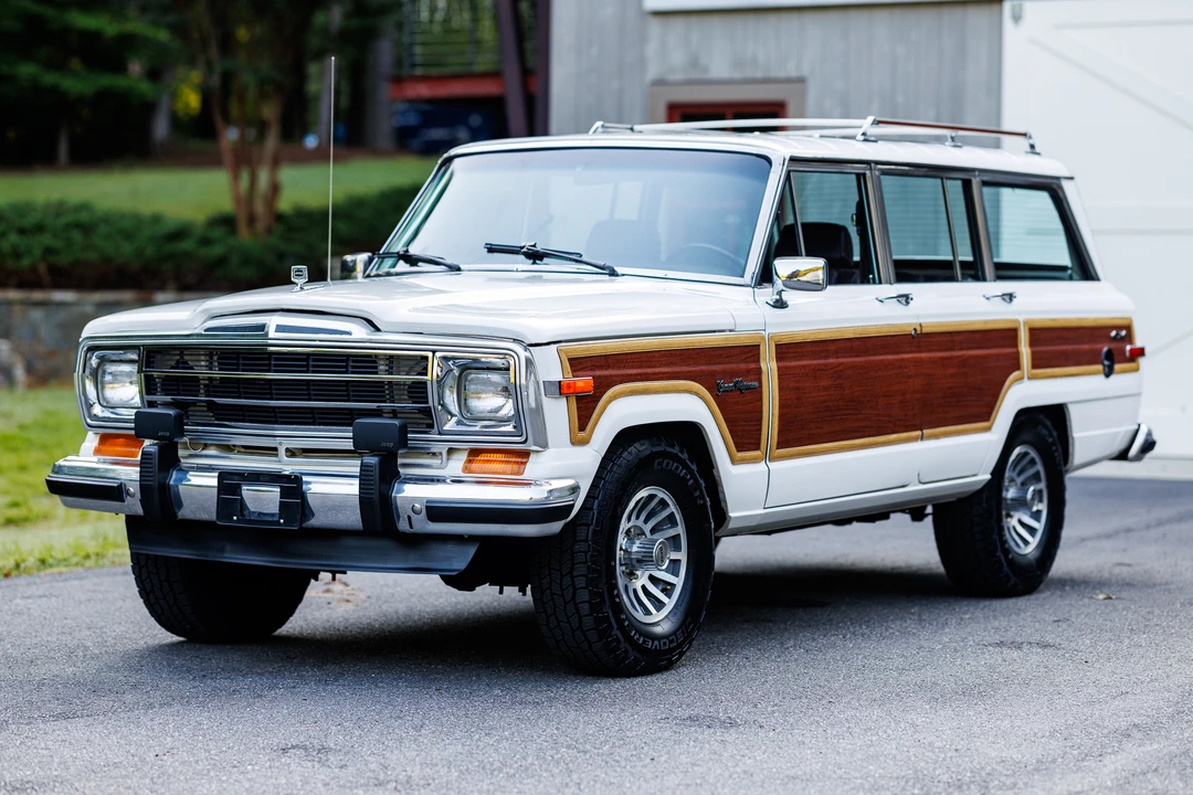1989 Jeep SJ Grand Wagoneer - Image 12 of 31