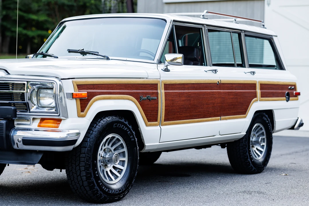 1989 Jeep SJ Grand Wagoneer - Image 27 of 31
