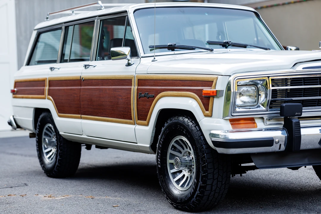 1989 Jeep SJ Grand Wagoneer - Image 26 of 31