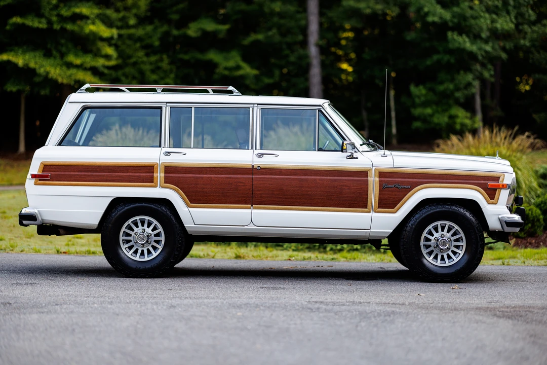 1989 Jeep SJ Grand Wagoneer - Image 17 of 31