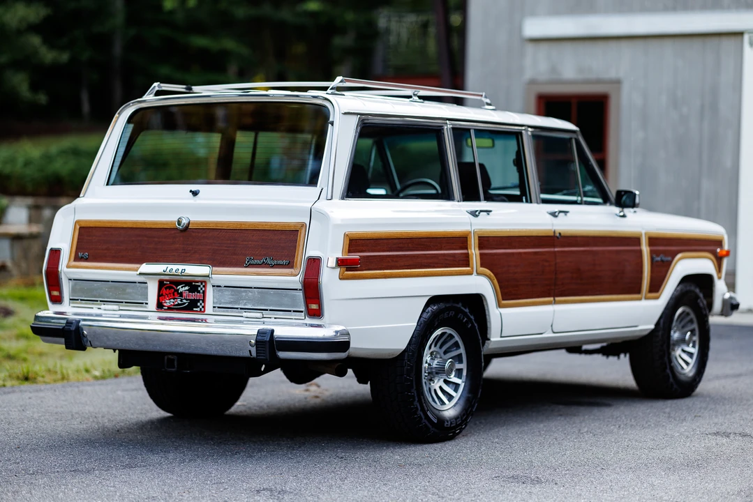 1989 Jeep SJ Grand Wagoneer - Image 15 of 31