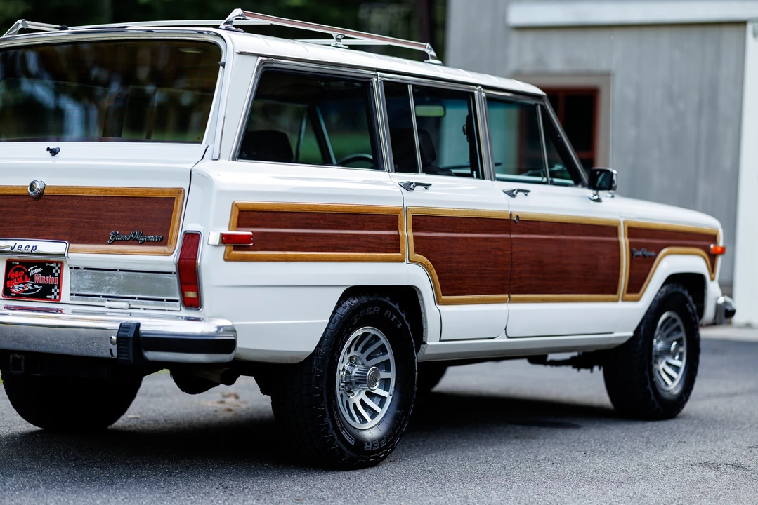 1989 Jeep SJ Grand Wagoneer - Image 30 of 31