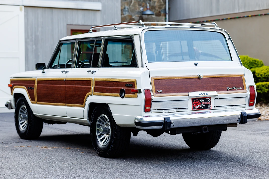 1989 Jeep SJ Grand Wagoneer - Image 14 of 31