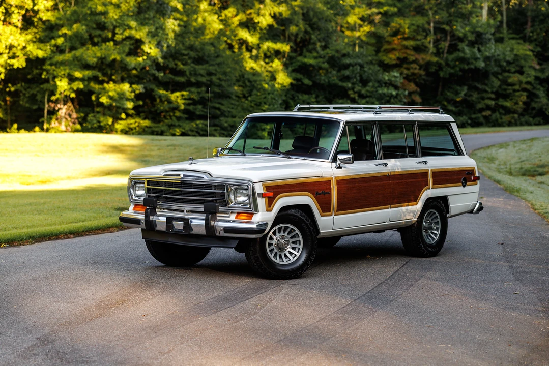 1989 Jeep SJ Grand Wagoneer - Image 11 of 31