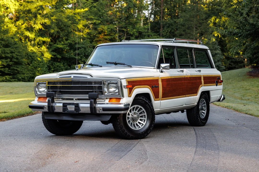 1989 Jeep SJ Grand Wagoneer - Image 7 of 31