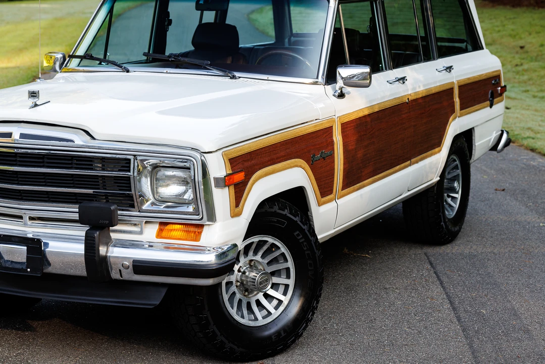 1989 Jeep SJ Grand Wagoneer - Image 28 of 31