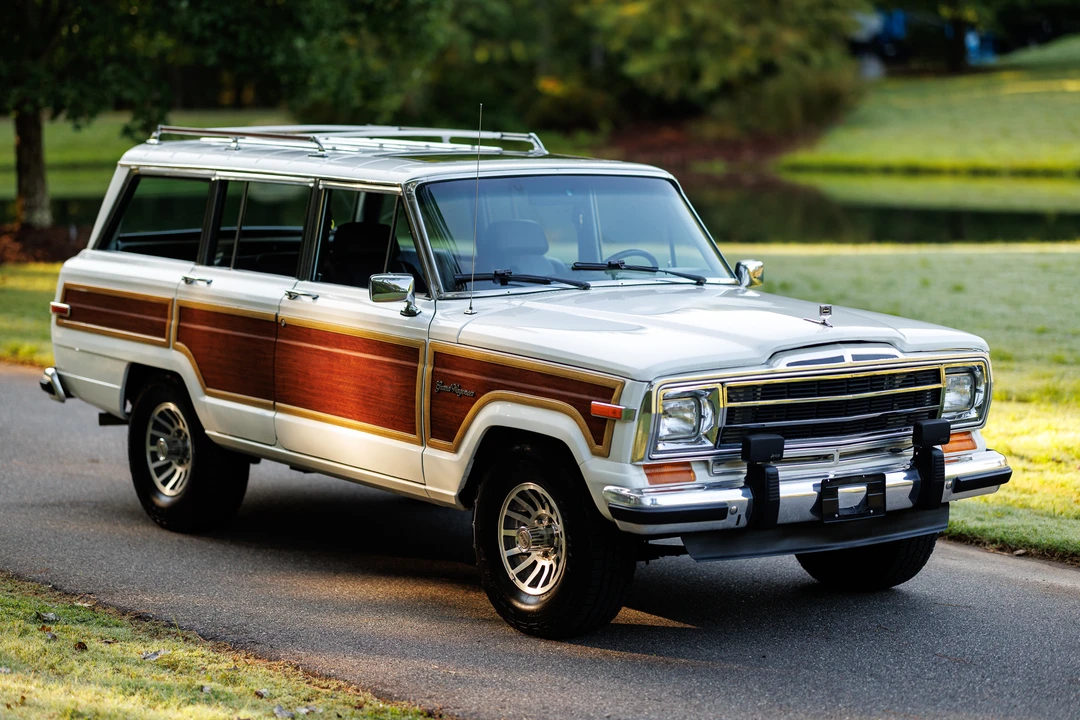 1989 Jeep SJ Grand Wagoneer - Image 19 of 31