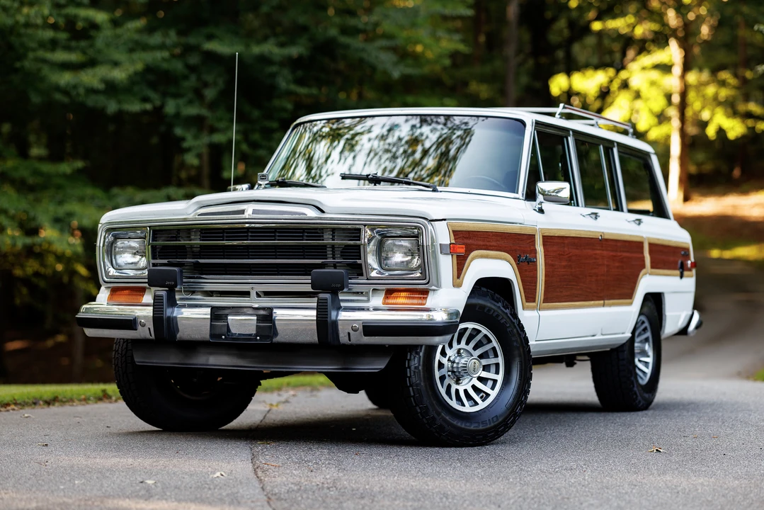 1989 Jeep SJ Grand Wagoneer - Image 3 of 31