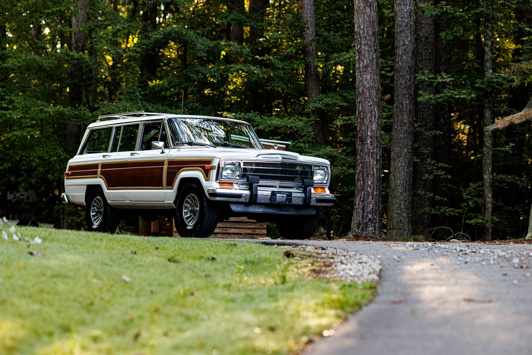 1989 Jeep SJ Grand Wagoneer - Image 22 of 31