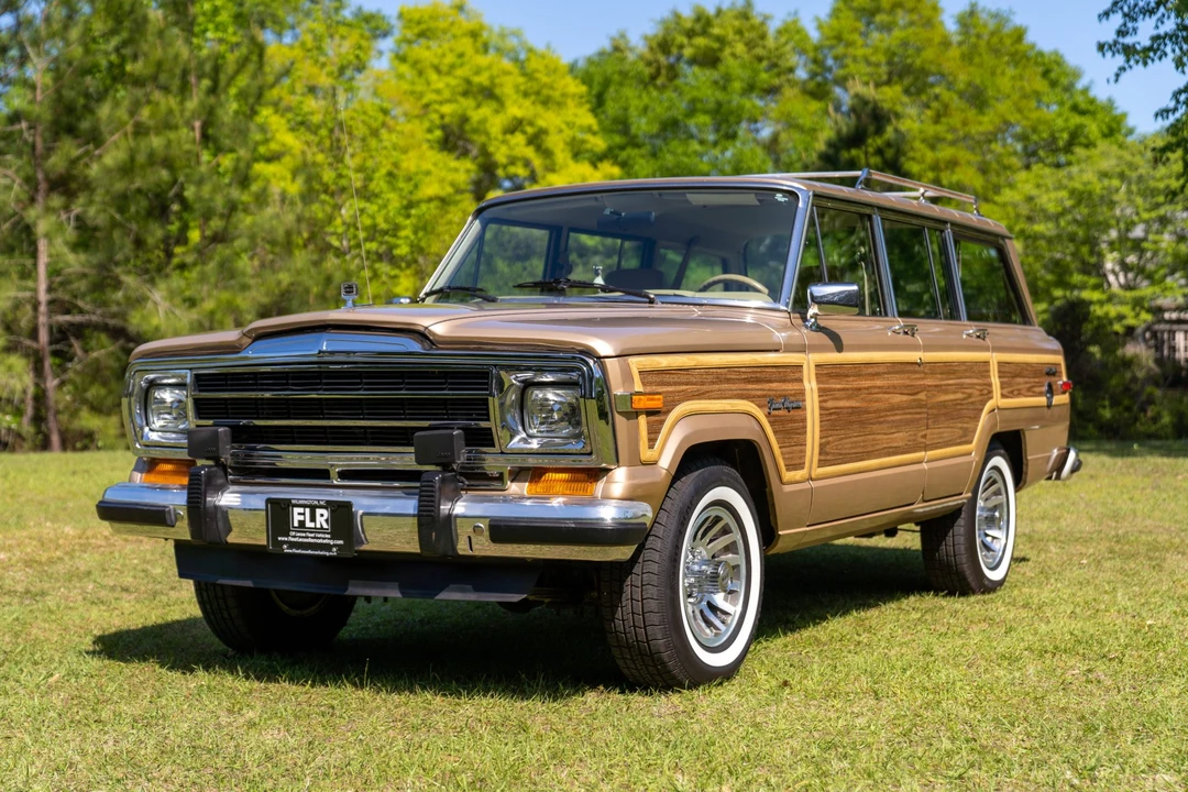 1989 Jeep SJ Grand Wagoneer - Image 4 of 31