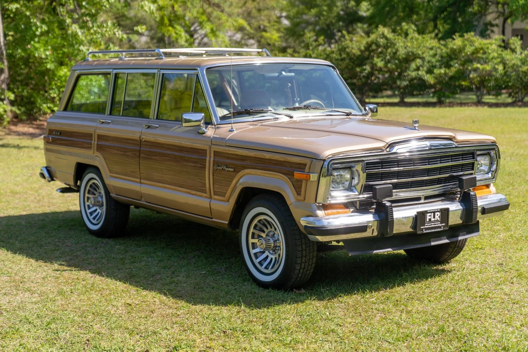 1989 Jeep SJ Grand Wagoneer - Image 20 of 31