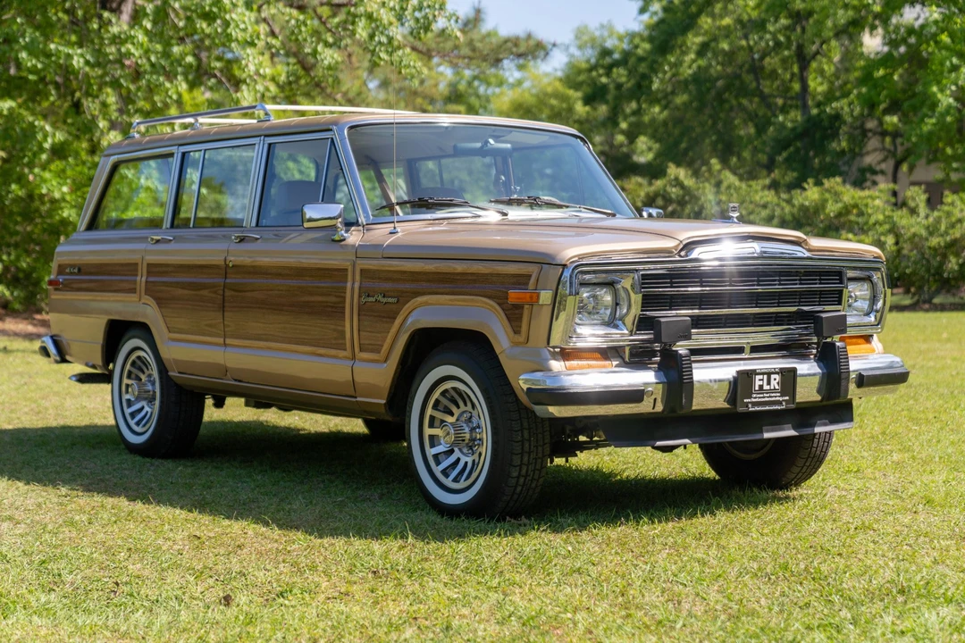 1989 Jeep SJ Grand Wagoneer - Image 19 of 31