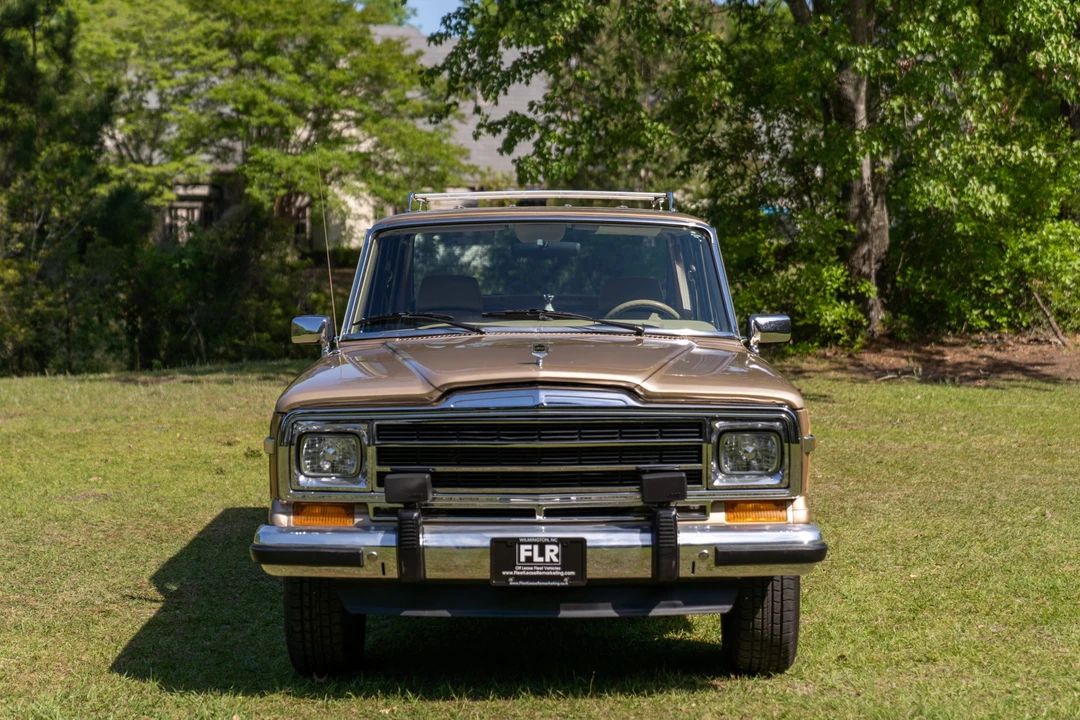 1989 Jeep SJ Grand Wagoneer - Image 21 of 31