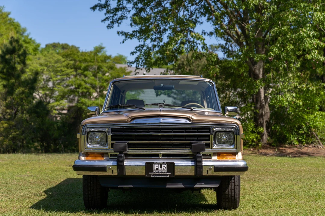 1989 Jeep SJ Grand Wagoneer - Image 22 of 31