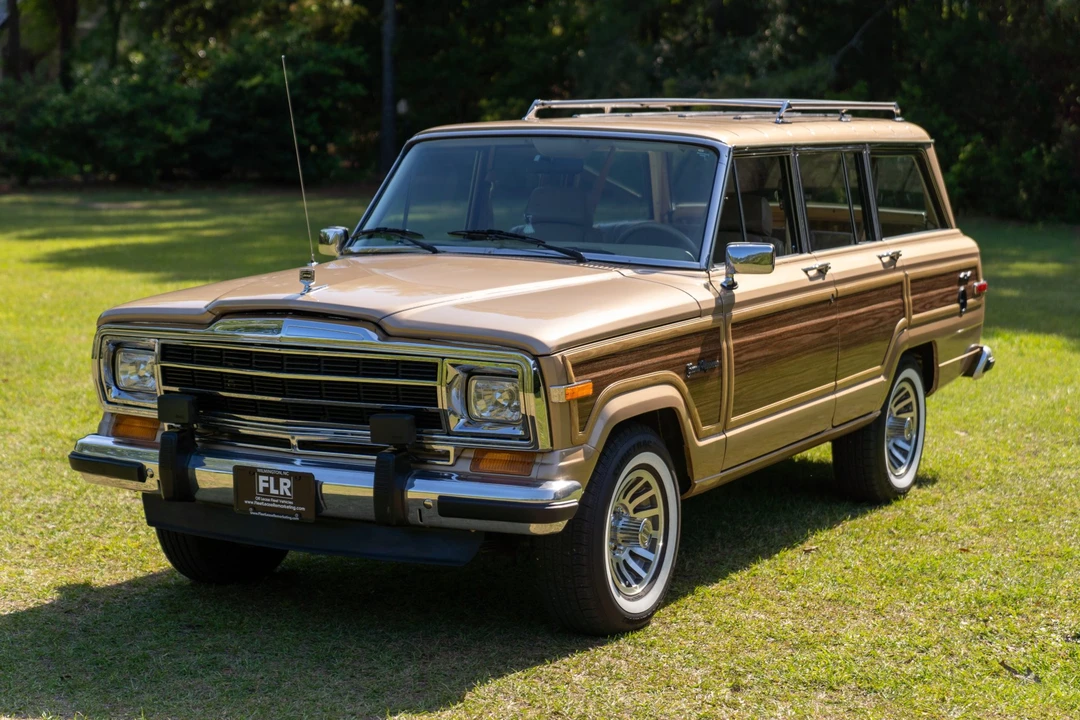 1989 Jeep SJ Grand Wagoneer - Image 3 of 31