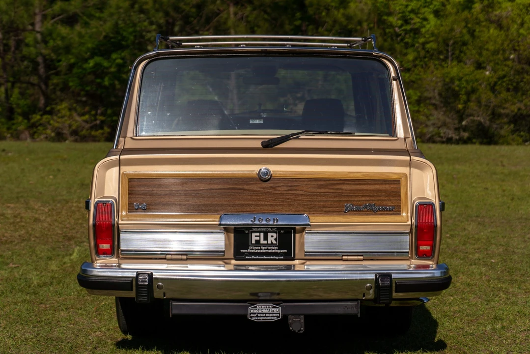 1989 Jeep SJ Grand Wagoneer - Image 12 of 31
