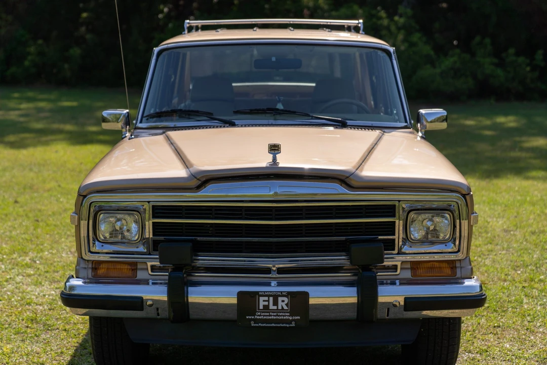 1989 Jeep SJ Grand Wagoneer - Image 27 of 31