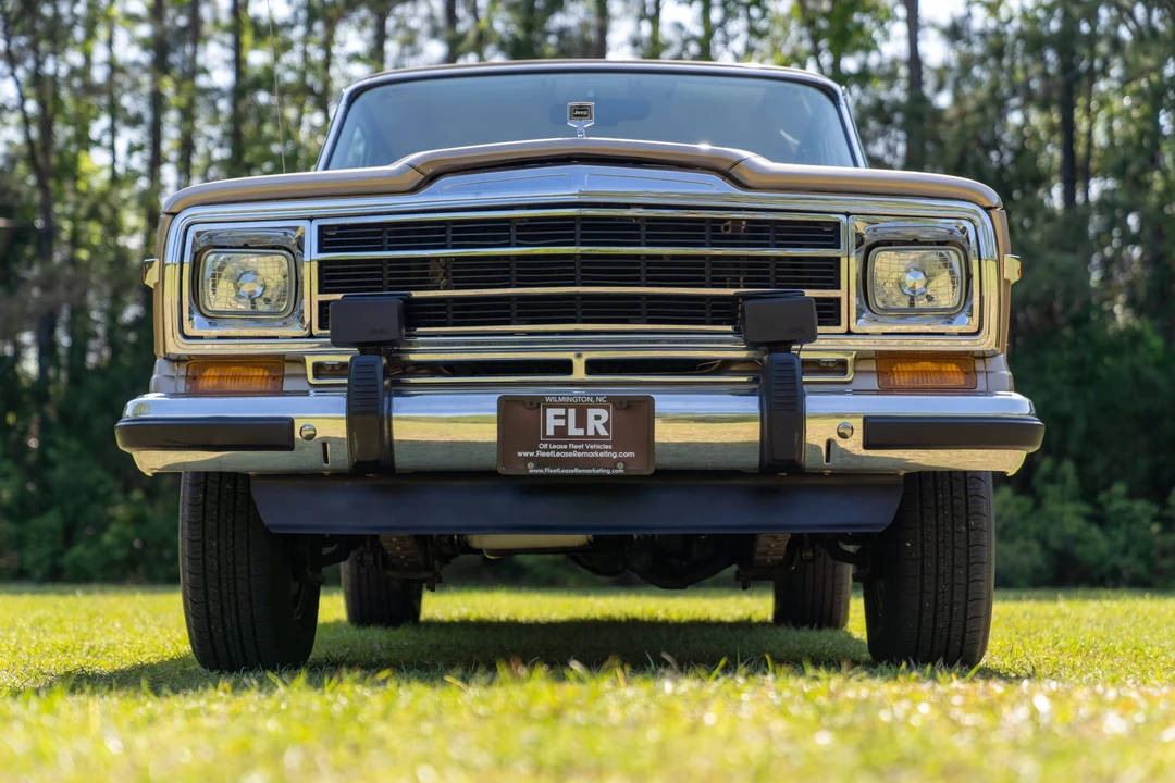 1989 Jeep SJ Grand Wagoneer - Image 24 of 31