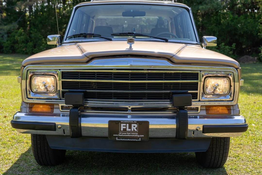 1989 Jeep SJ Grand Wagoneer - Image 26 of 31