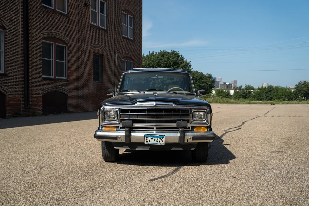 1989 Jeep SJ Grand Wagoneer - Image 2 of 31