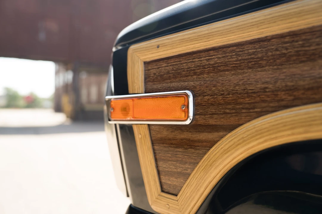 1989 Jeep SJ Grand Wagoneer - Image 20 of 31