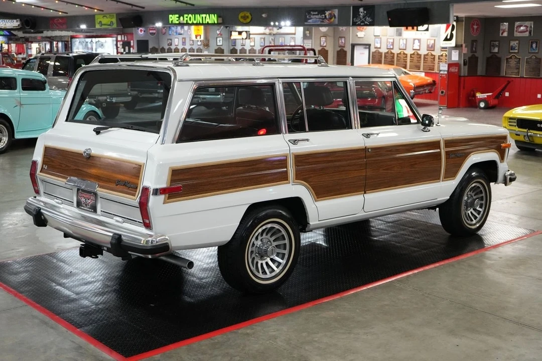 1989 Jeep SJ Wagoneer - Image 15 of 21