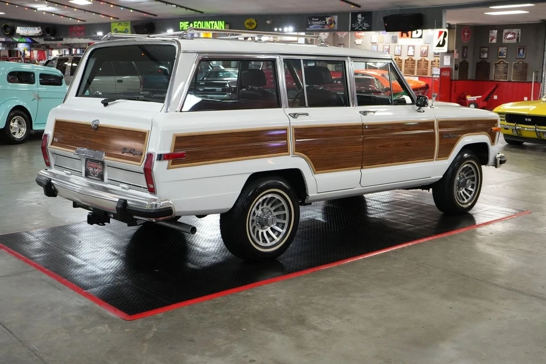 1989 Jeep SJ Wagoneer - Image 6 of 21