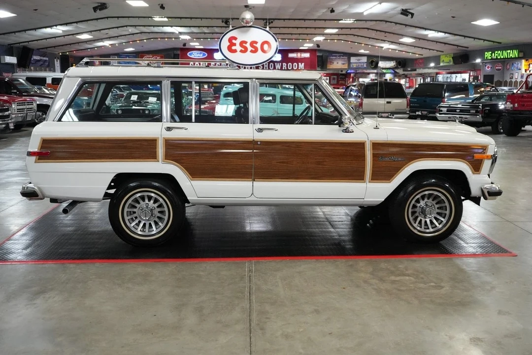 1989 Jeep SJ Wagoneer - Image 7 of 21