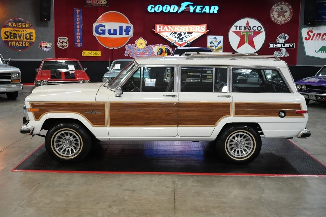 1989 Jeep SJ Wagoneer - Image 11 of 21
