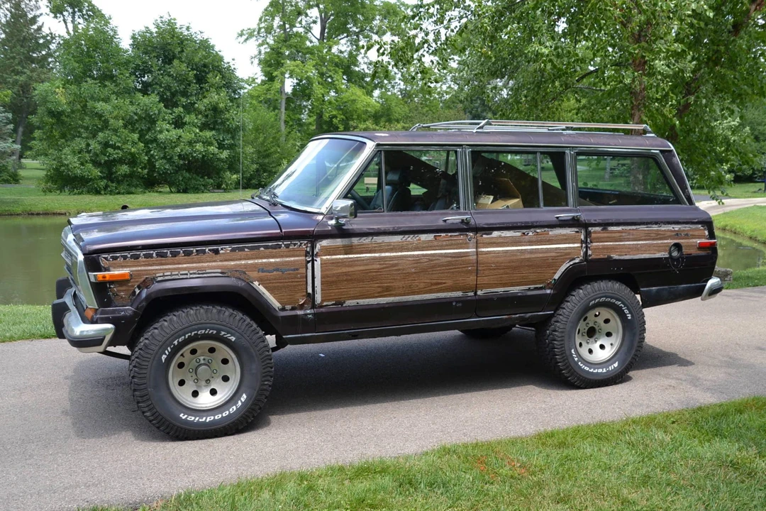 1989 Jeep SJ Grand Wagoneer - Image 2 of 31