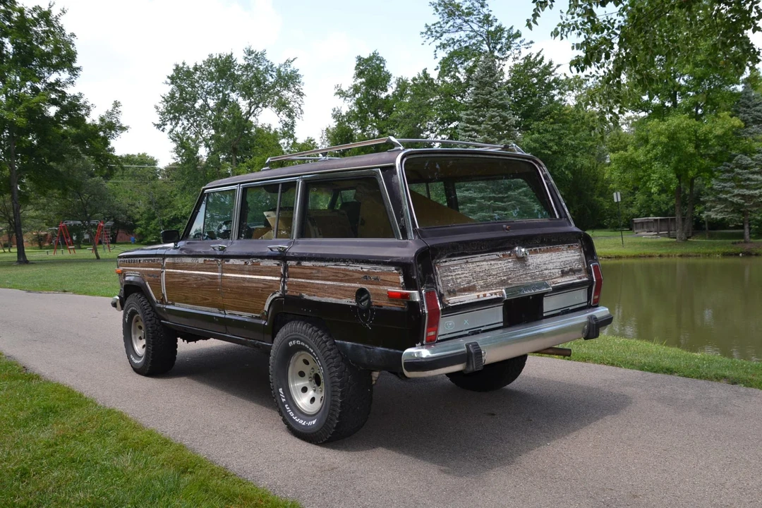 1989 Jeep SJ Grand Wagoneer - Image 4 of 31