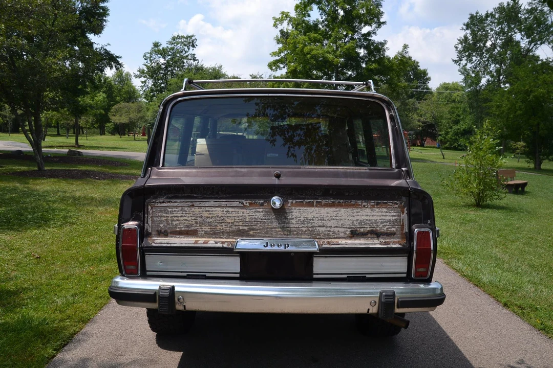 1989 Jeep SJ Grand Wagoneer - Image 6 of 31