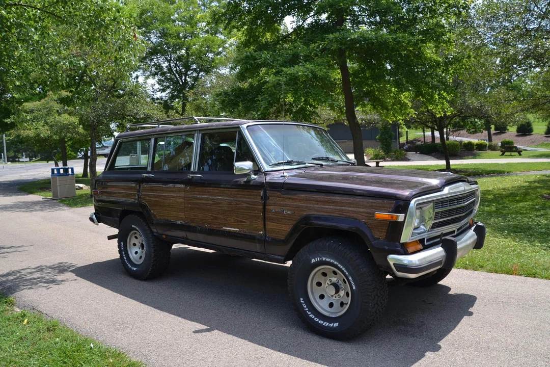 1989 Jeep SJ Grand Wagoneer - Image 10 of 31