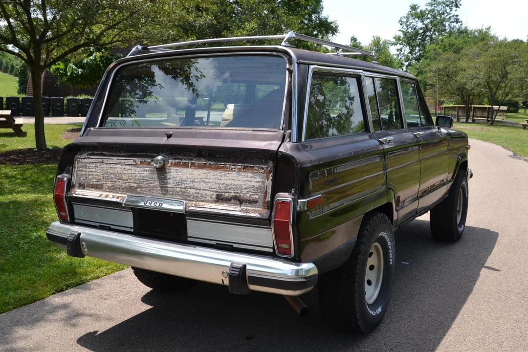 1989 Jeep SJ Grand Wagoneer - Image 7 of 31