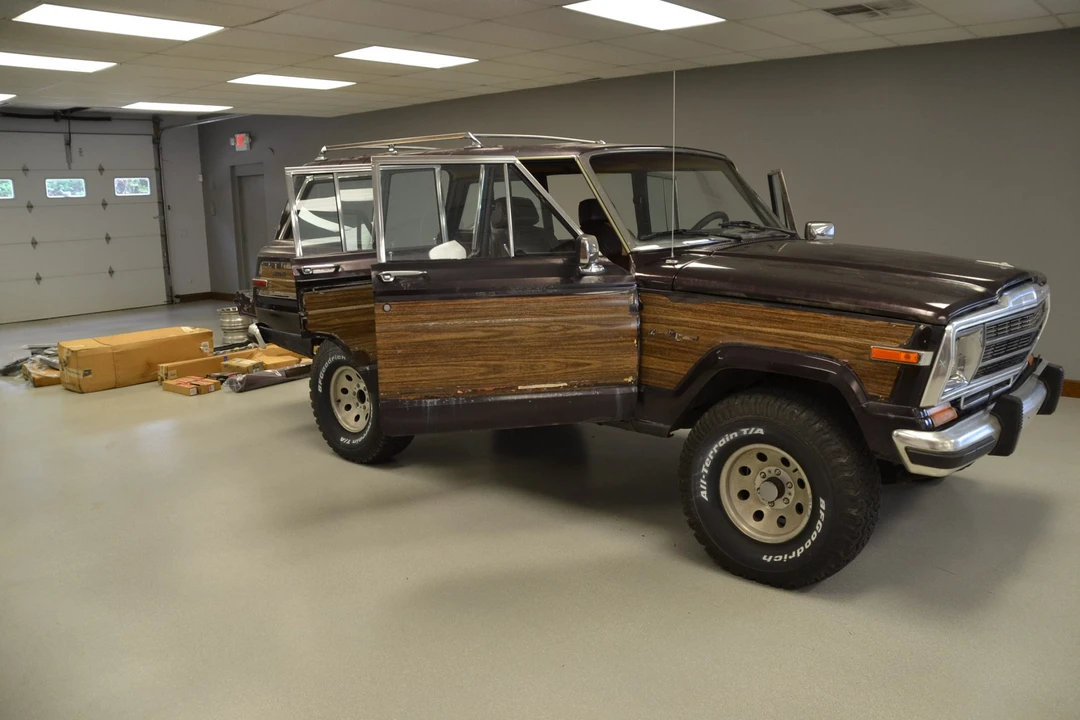 1989 Jeep SJ Grand Wagoneer - Image 20 of 31