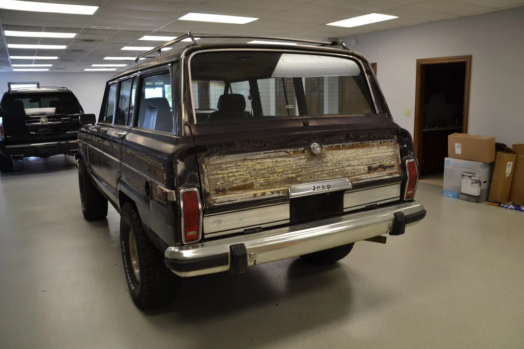 1989 Jeep SJ Grand Wagoneer - Image 15 of 31