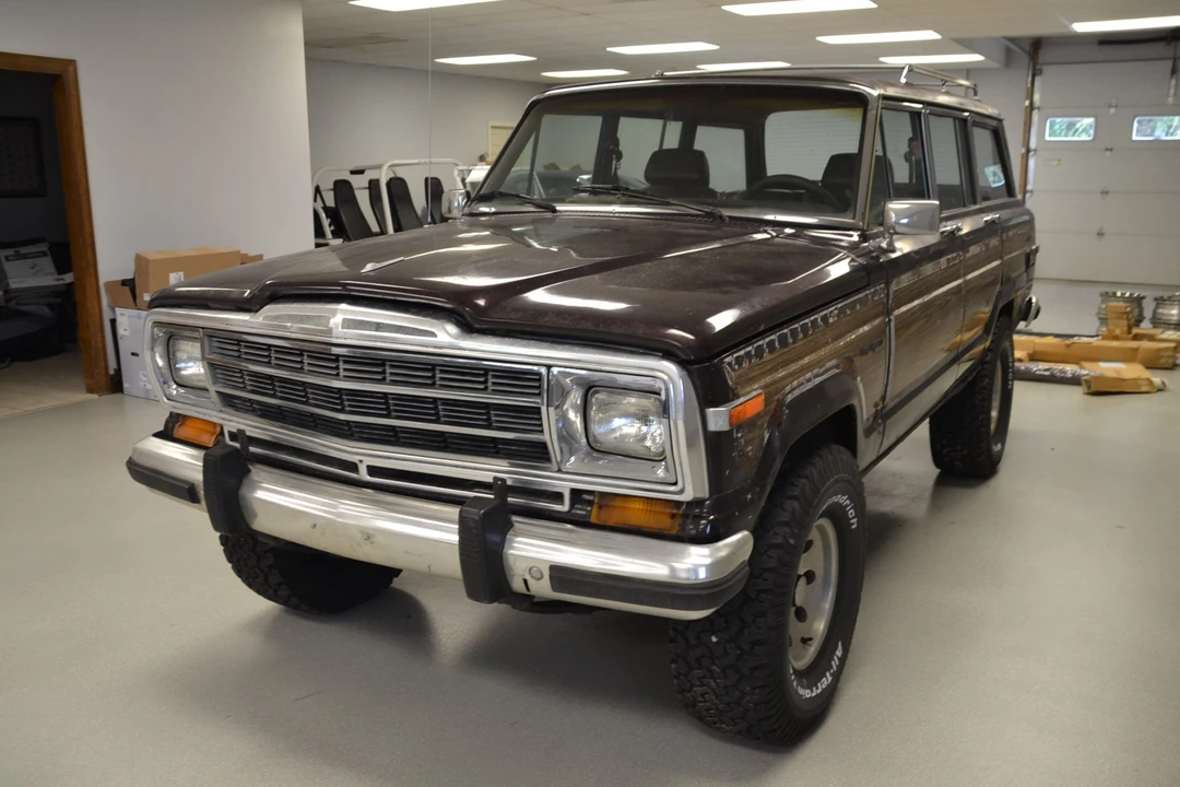 1989 Jeep SJ Grand Wagoneer - Image 12 of 31