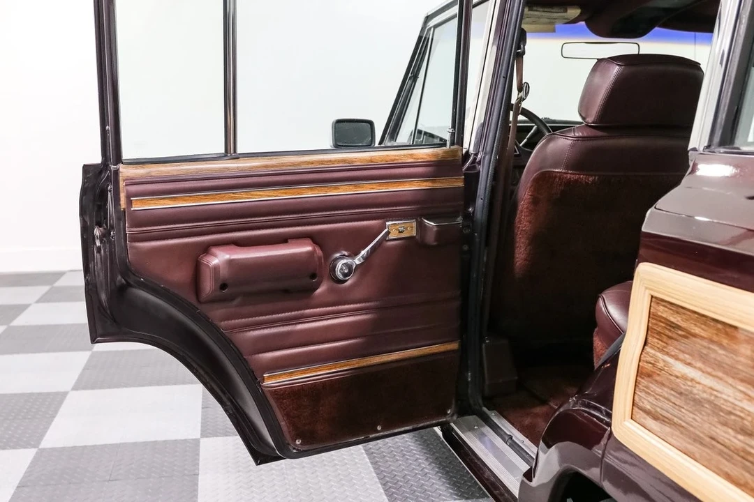 1989 Jeep SJ Wagoneer - Image 15 of 21
