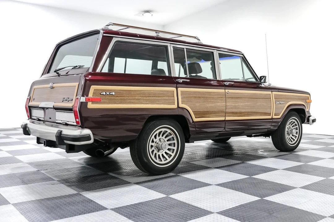 1989 Jeep SJ Wagoneer - Image 7 of 21