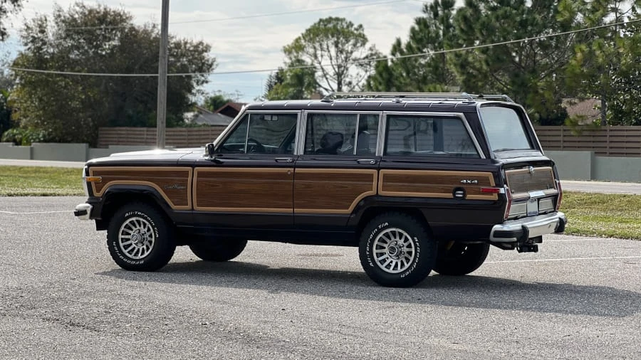 1989 Jeep XJ Wagoneer - Image 11 of 25