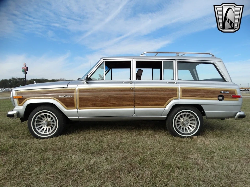 1989 Jeep SJ Wagoneer - Image 5 of 12