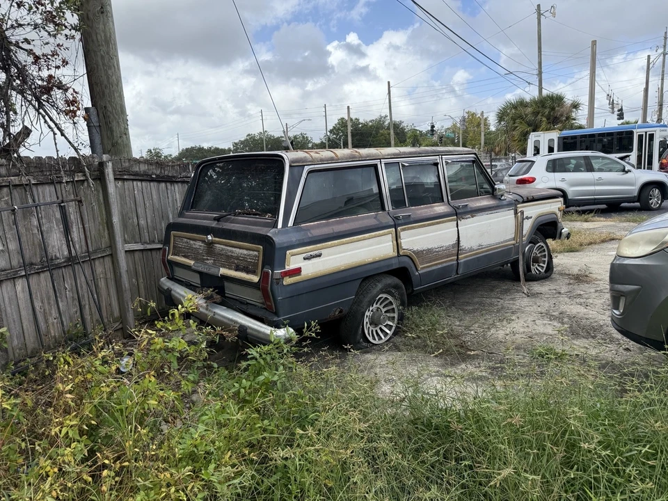 1989 Jeep SJ Wagoneer - Image 5 of 13