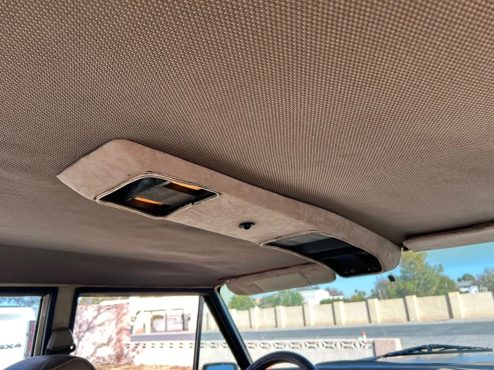 1989 Jeep SJ Wagoneer - Image 15 of 20