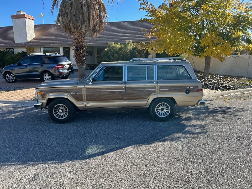 1989 Jeep SJ Wagoneer - Image 10 of 20