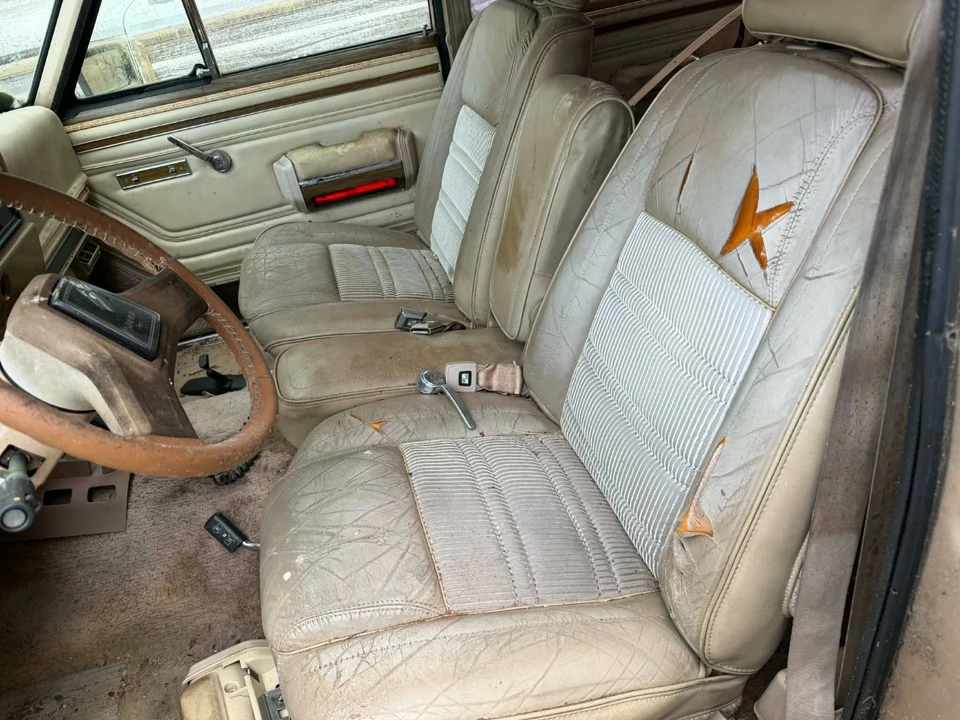 1989 Jeep Wagoneer - Image 18 of 25