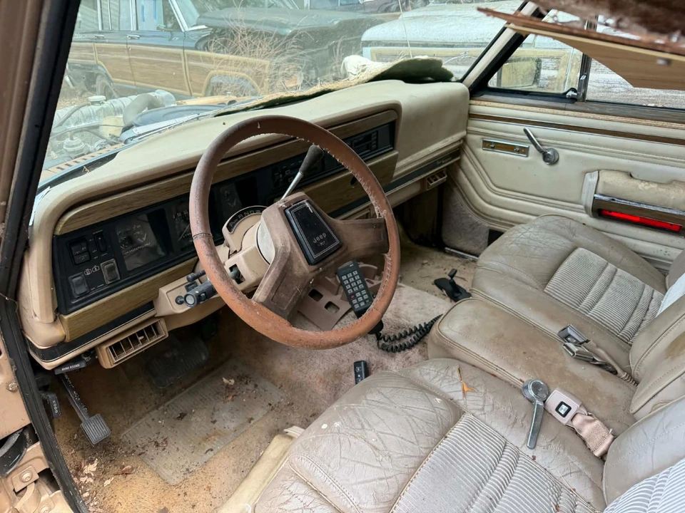 1989 Jeep Wagoneer - Image 19 of 25