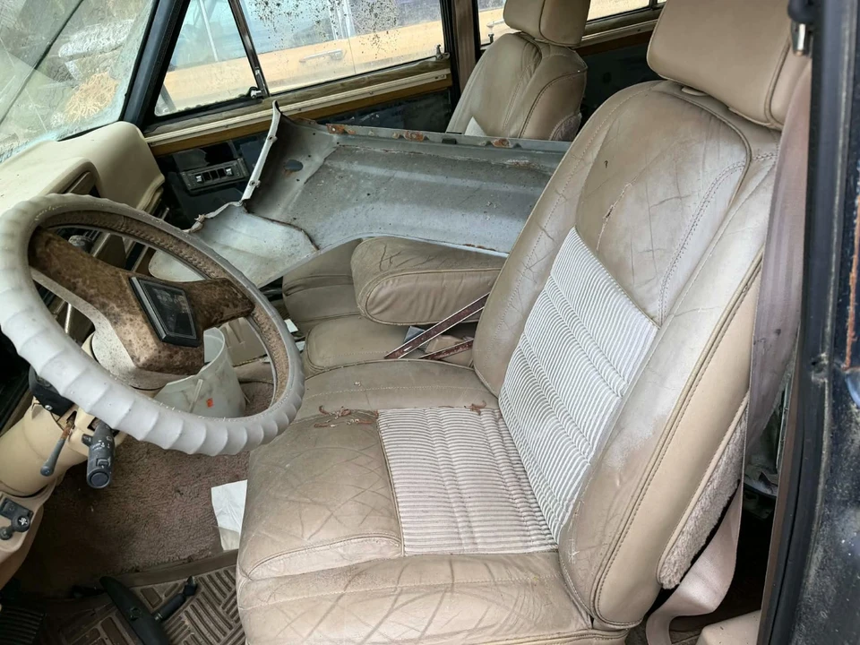 1989 Jeep Wagoneer - Image 11 of 25