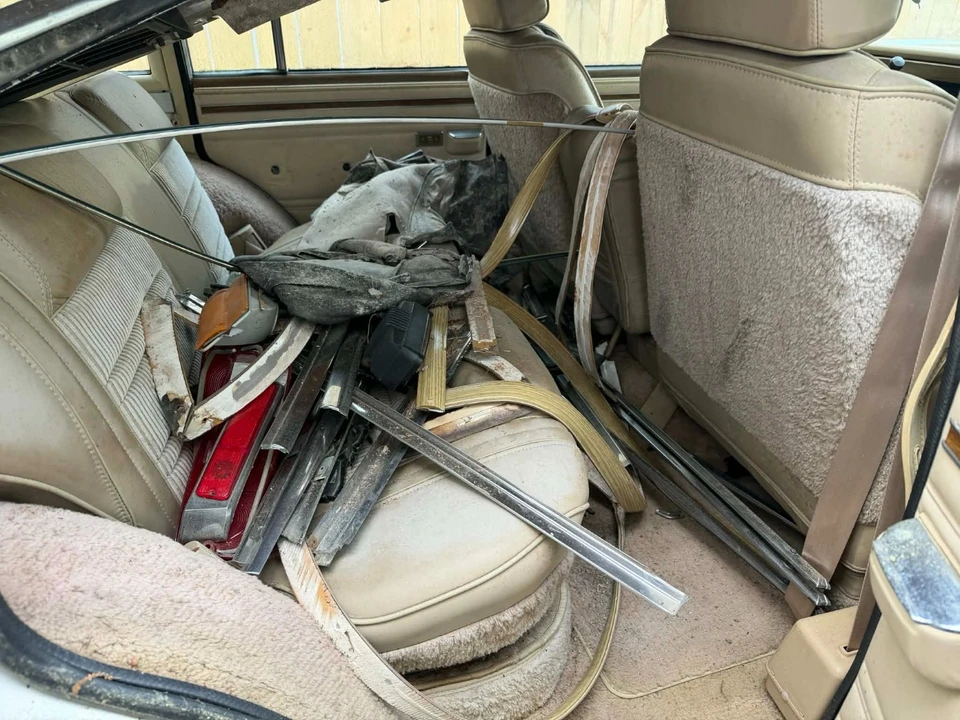 1989 Jeep Wagoneer - Image 16 of 25
